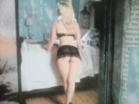 Blonde milf Charlie Gunn