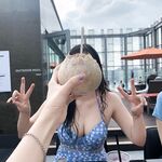v tit girl