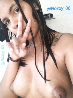 Horny Latina with nice tits in the shower