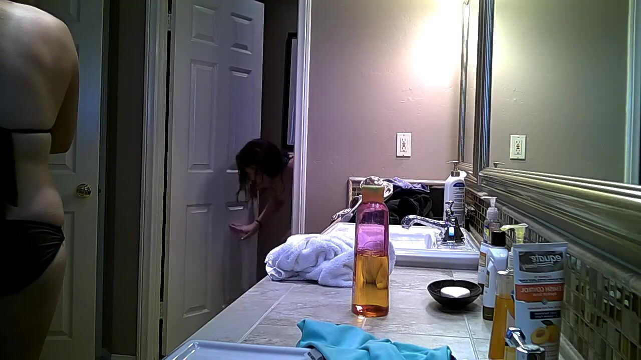 Airbnb bathroom lesbians 2