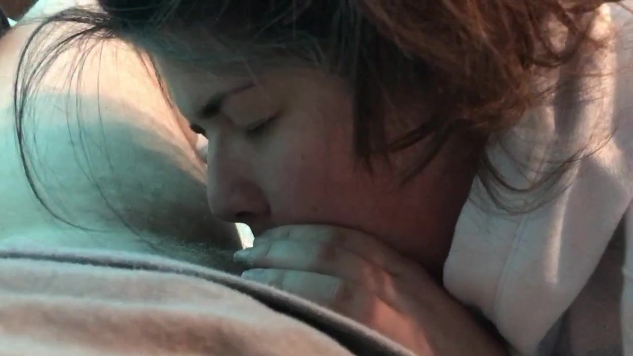 Teen slut gives amazing blowjob