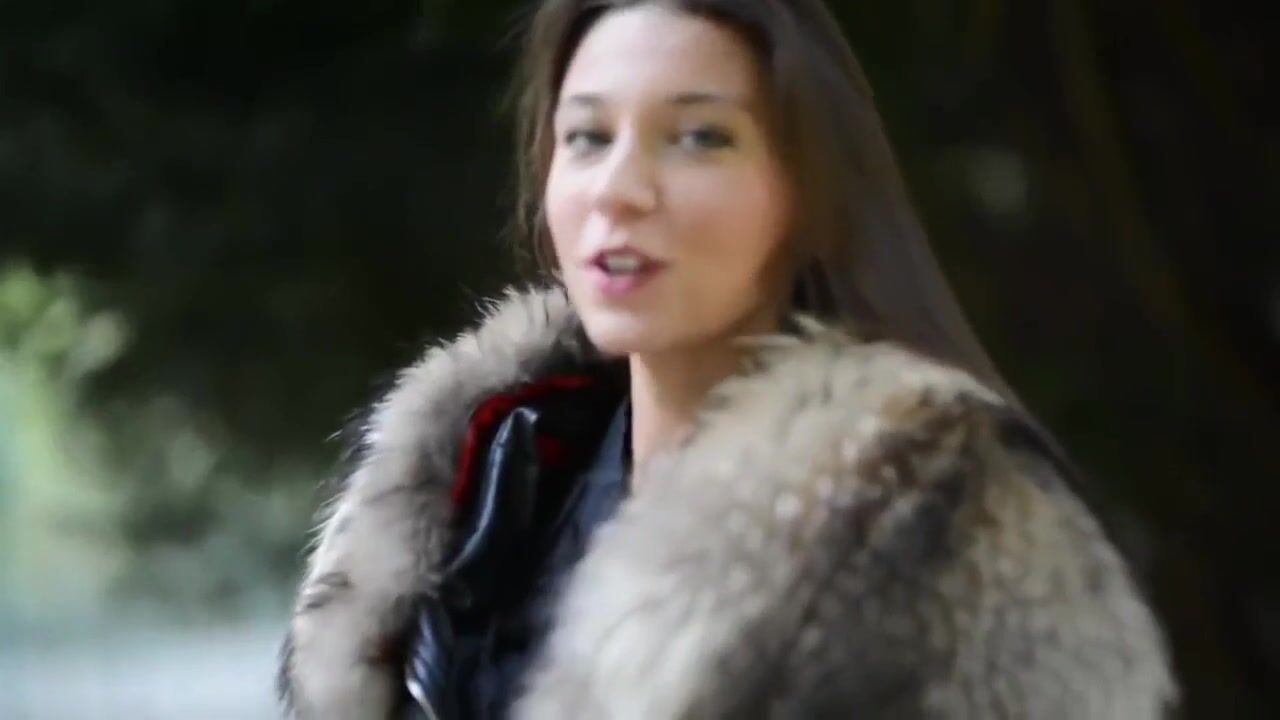 Julie Skyhigh smoking hot