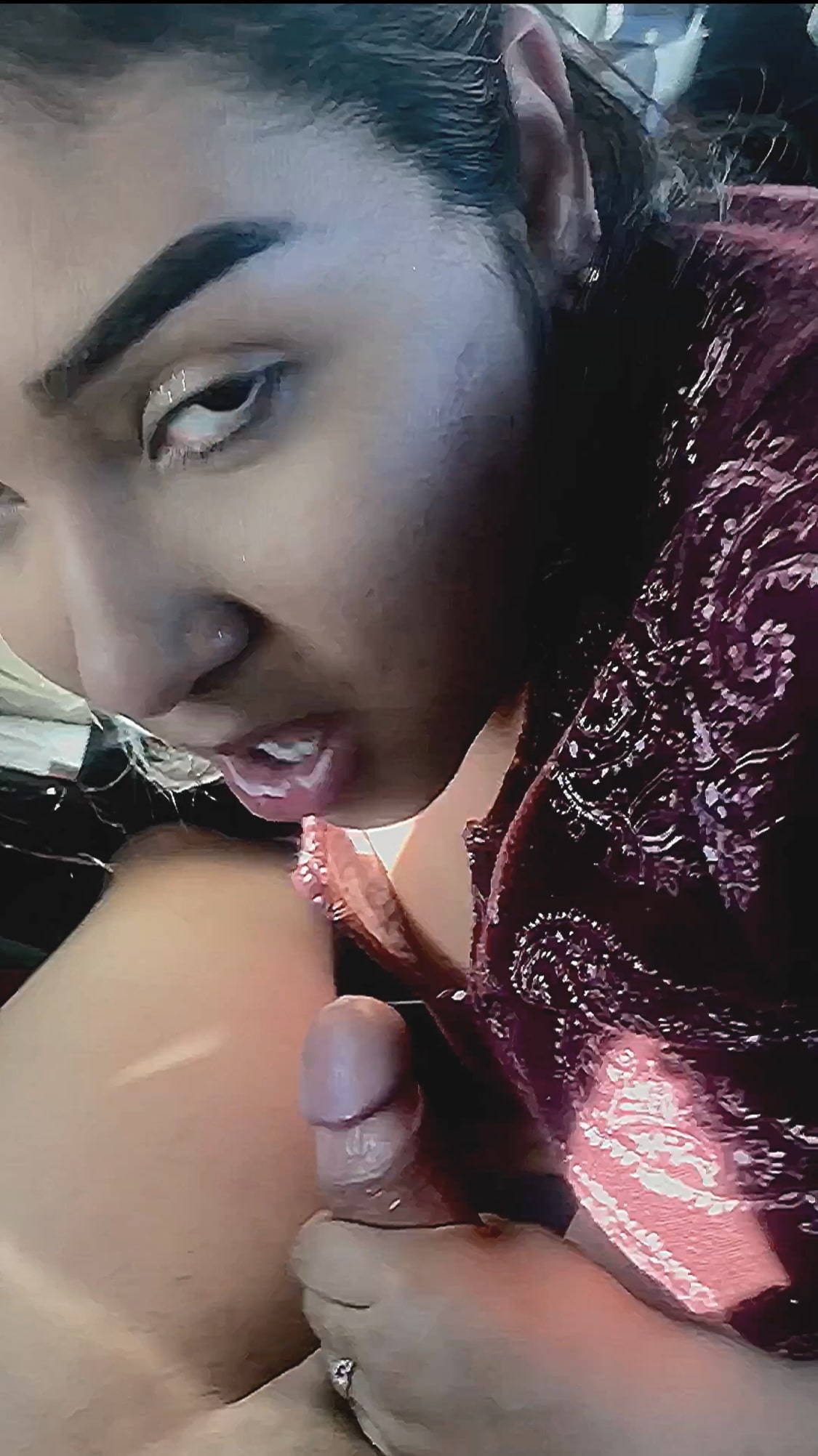 Amateur Latina Demonstrates her Blowjob Skillz