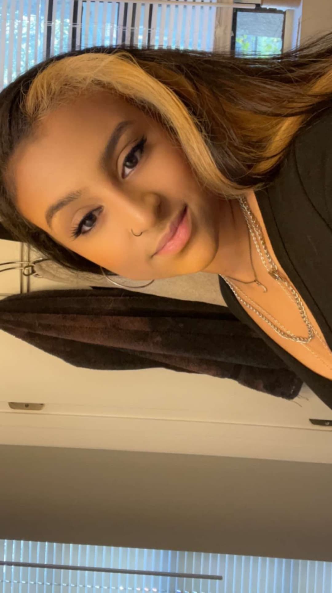 Aleyana fucks herself in the ass