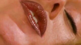 Den danske pige fanget onanerer, mens han så porno - Nikki dansker