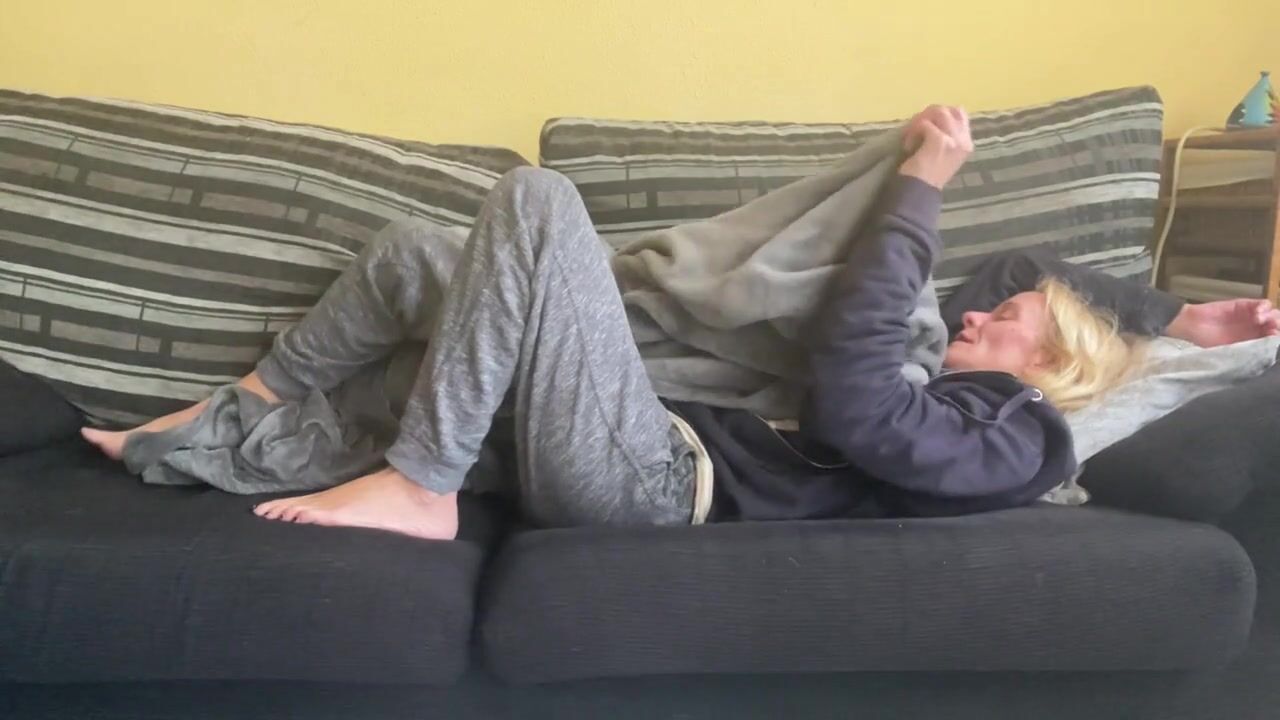 Mature Blonde Has Orgasm While Getting Her Pussy Eaten