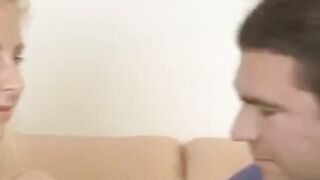 Premier Deutsche Blonde mit natürlichen großen Brüsten