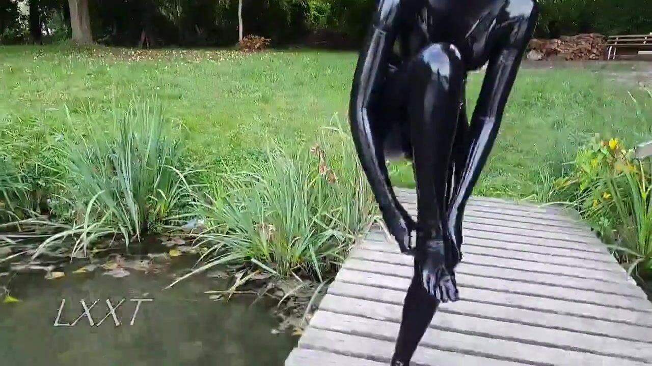 Cutemary latexinpublic