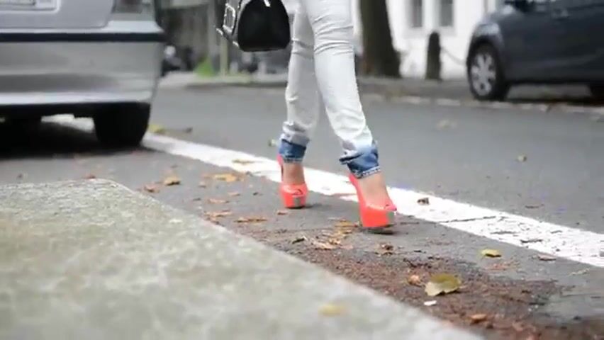 Julie Skyhigh smoking