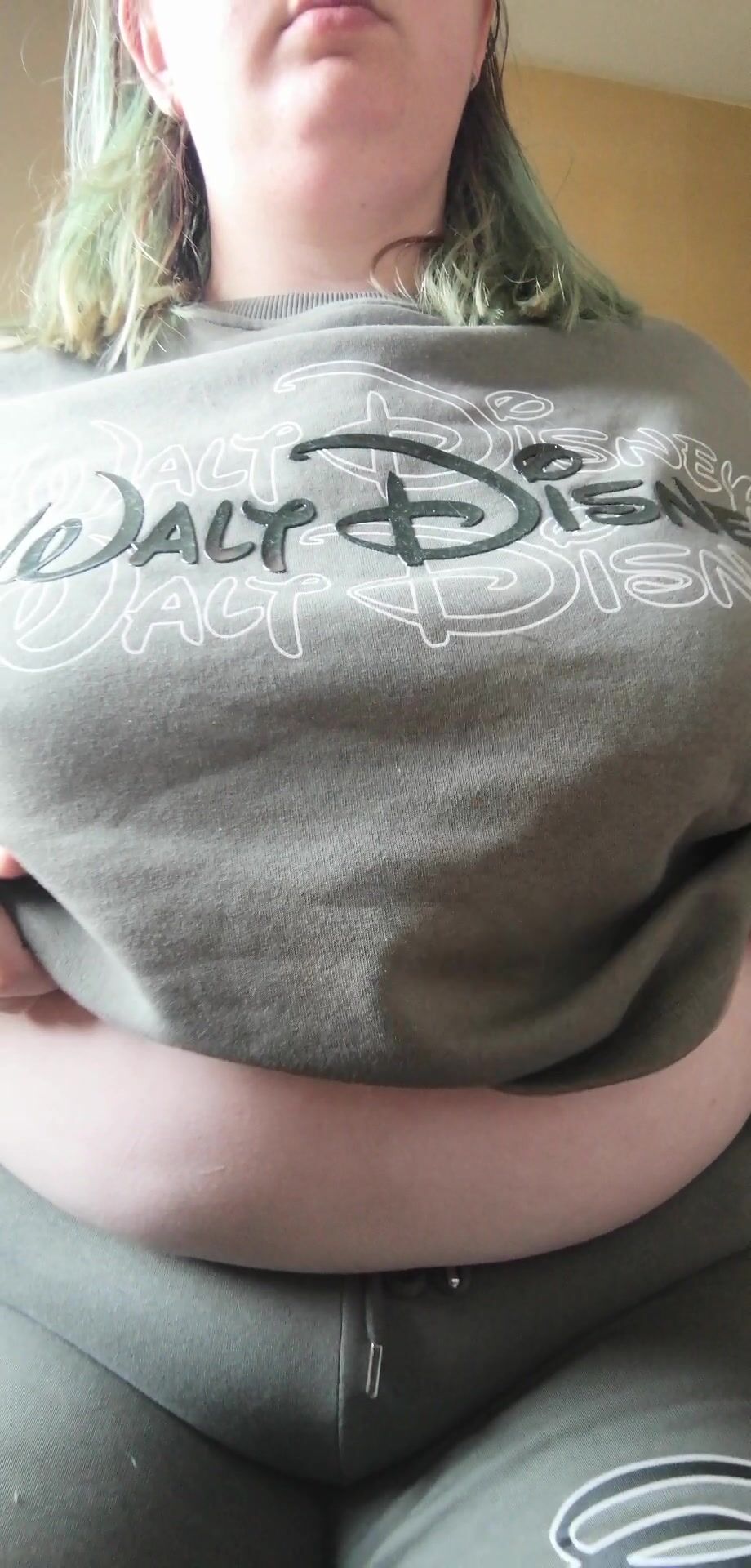 mid zoom Class titty drop