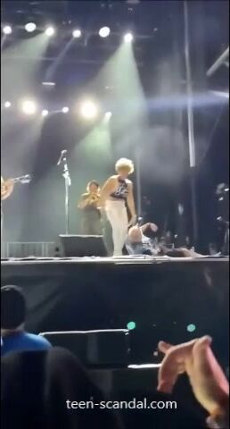 PEEING IN FRONT OF A FAN1