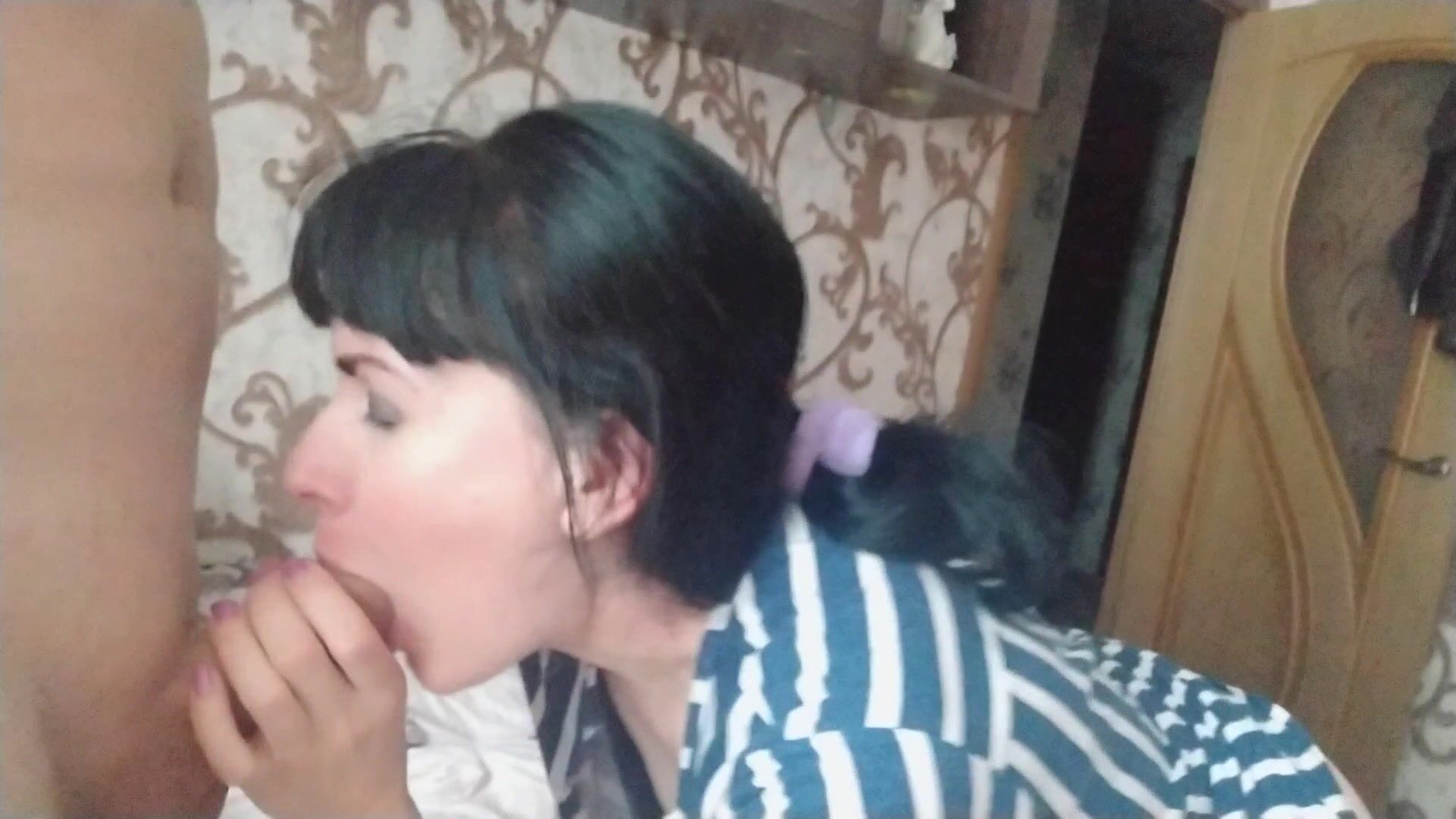 Slut Tanya from Russia loves to suck