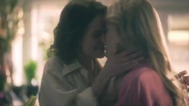 Favourite Lesbian Kisses & Couples Dani & Jamie