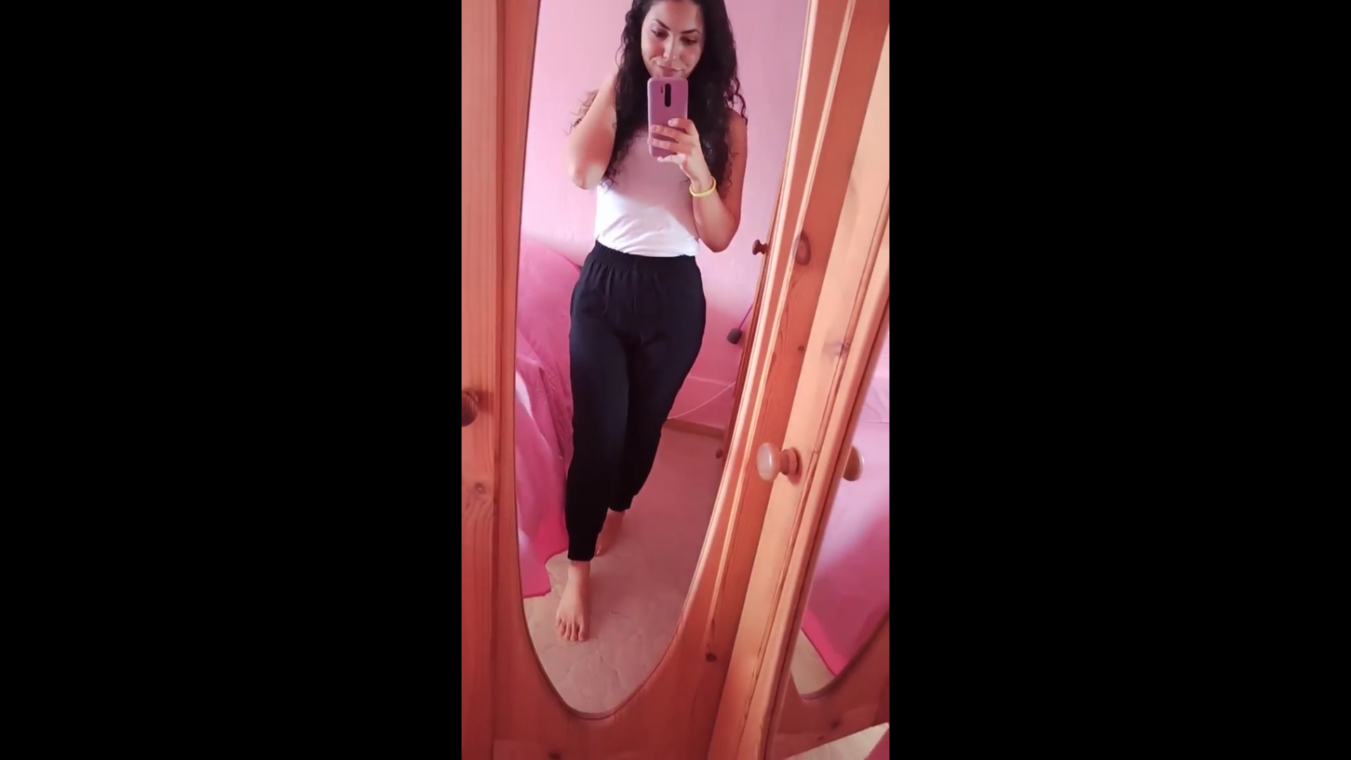 Ajda Karakoc aus Gummersbach  - Barefoot