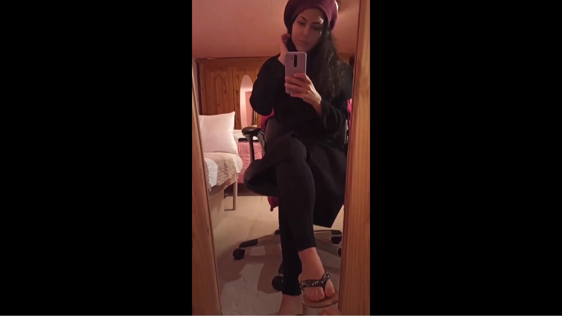 Ajda Karakoc from Gummersbach - Barefoot with High Heels