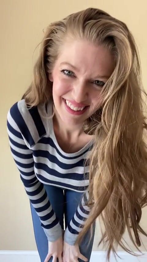 Mom Shows Big Tits