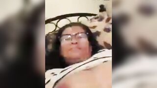 Cyrus Jay , horny granny in Saoudi Arabia