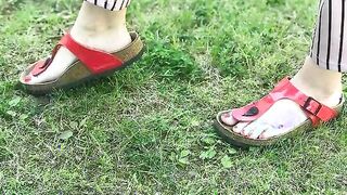 Victoria Volmer zeigt ihre Füße