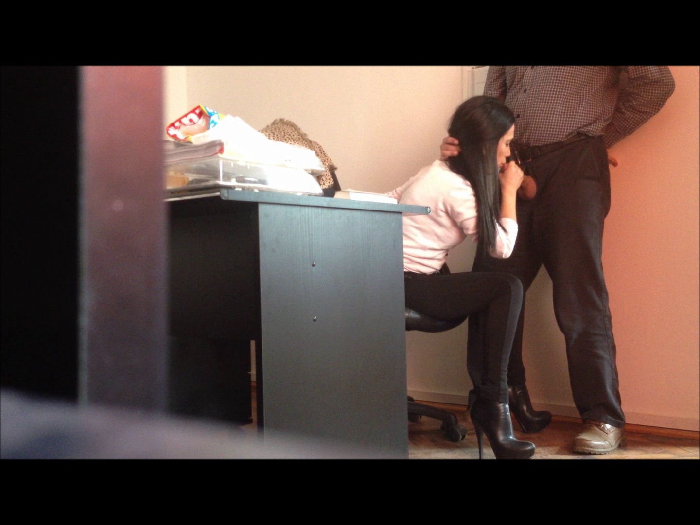 Romanian real secretary busted on hidden camera having oral sex in the office
