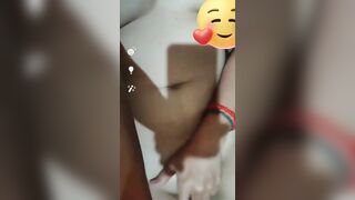 She simply can't resist...