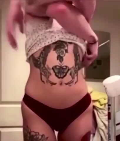 Hannah K Blundell