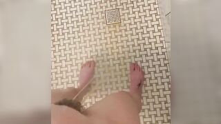 Slut pissing